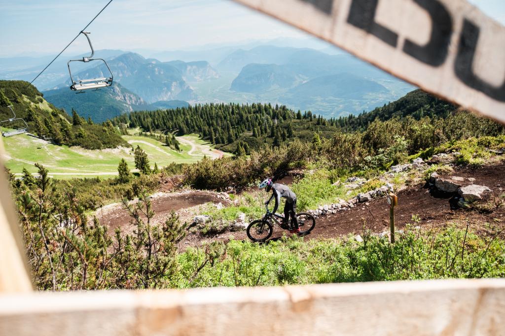 Bike_Crew_AndaloZone_Interstellar_ph.Filippo_Frizzera_28.jpg Bike_Crew_AndaloZone_Interstellar_ph.Filippo_Frizzera_28.jpg